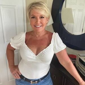 Meet your Posher, Lorianne